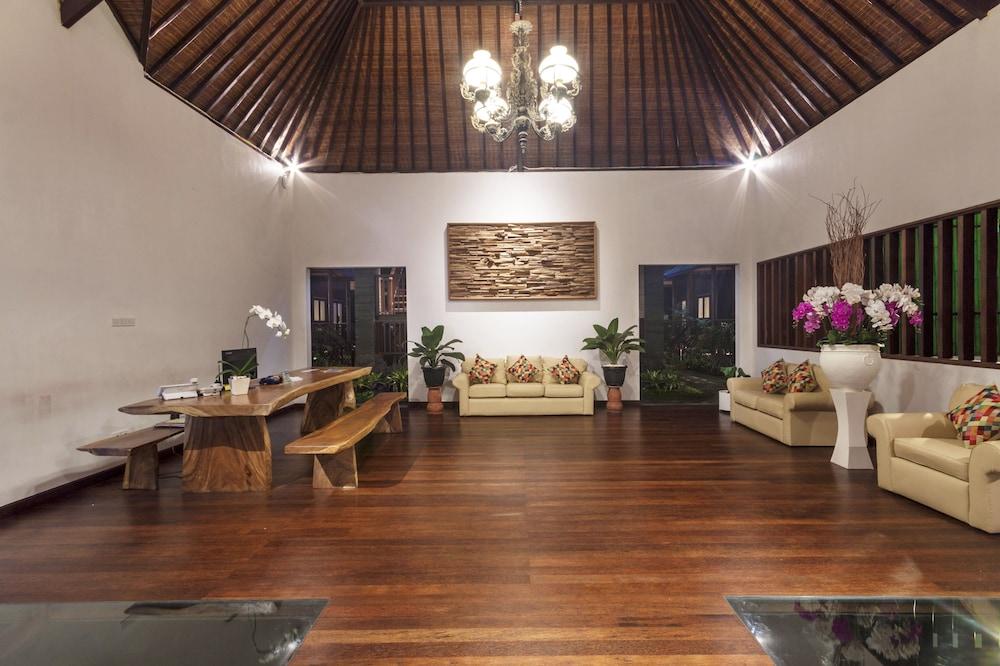 Coconut Boutique Resort Senggigi Exterior photo