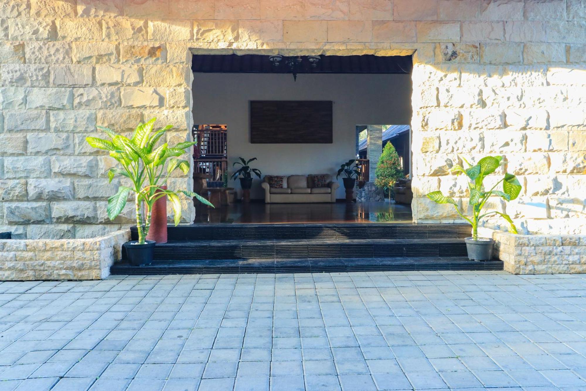 Coconut Boutique Resort Senggigi Exterior photo