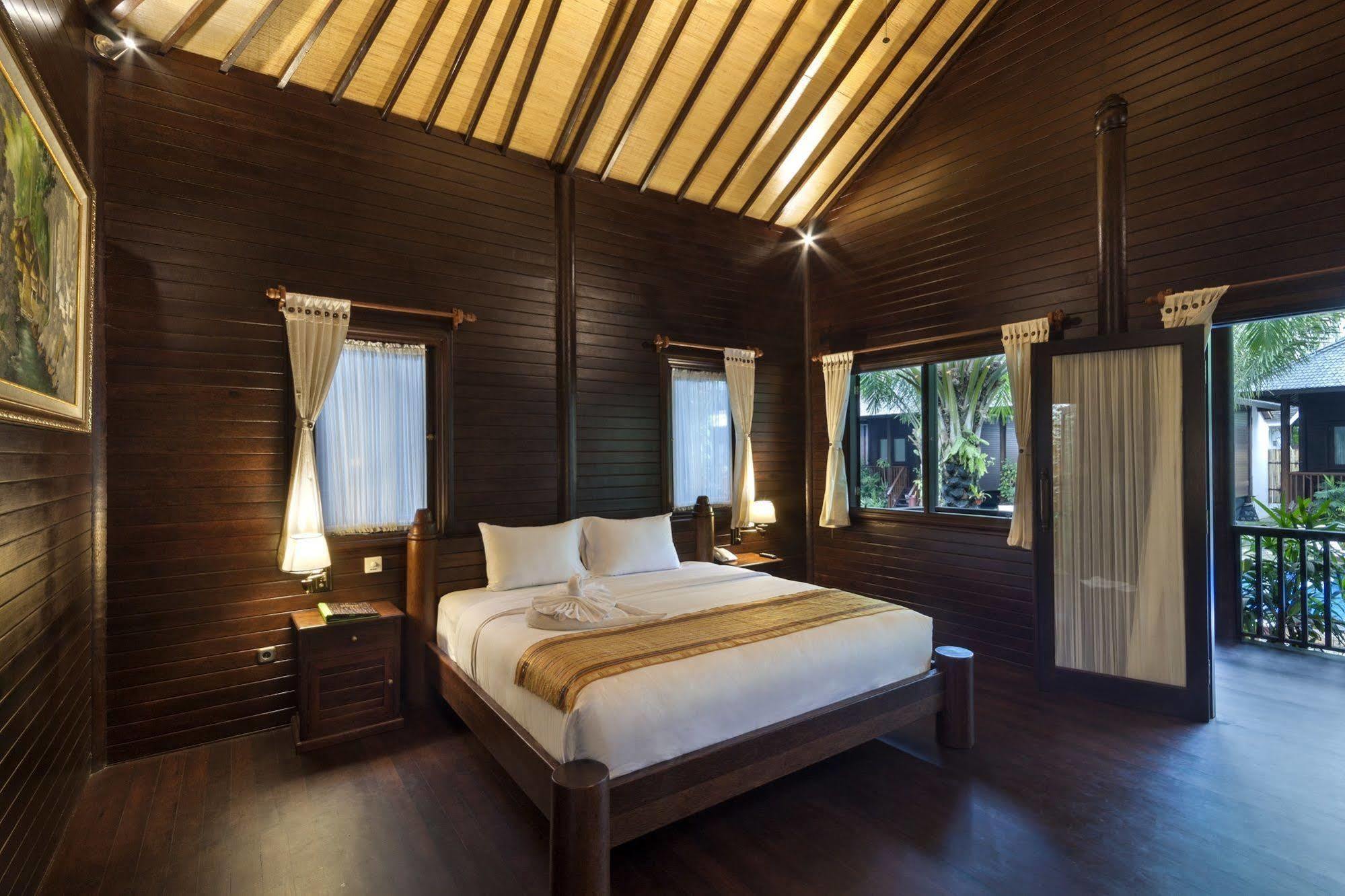 Coconut Boutique Resort Senggigi Exterior photo