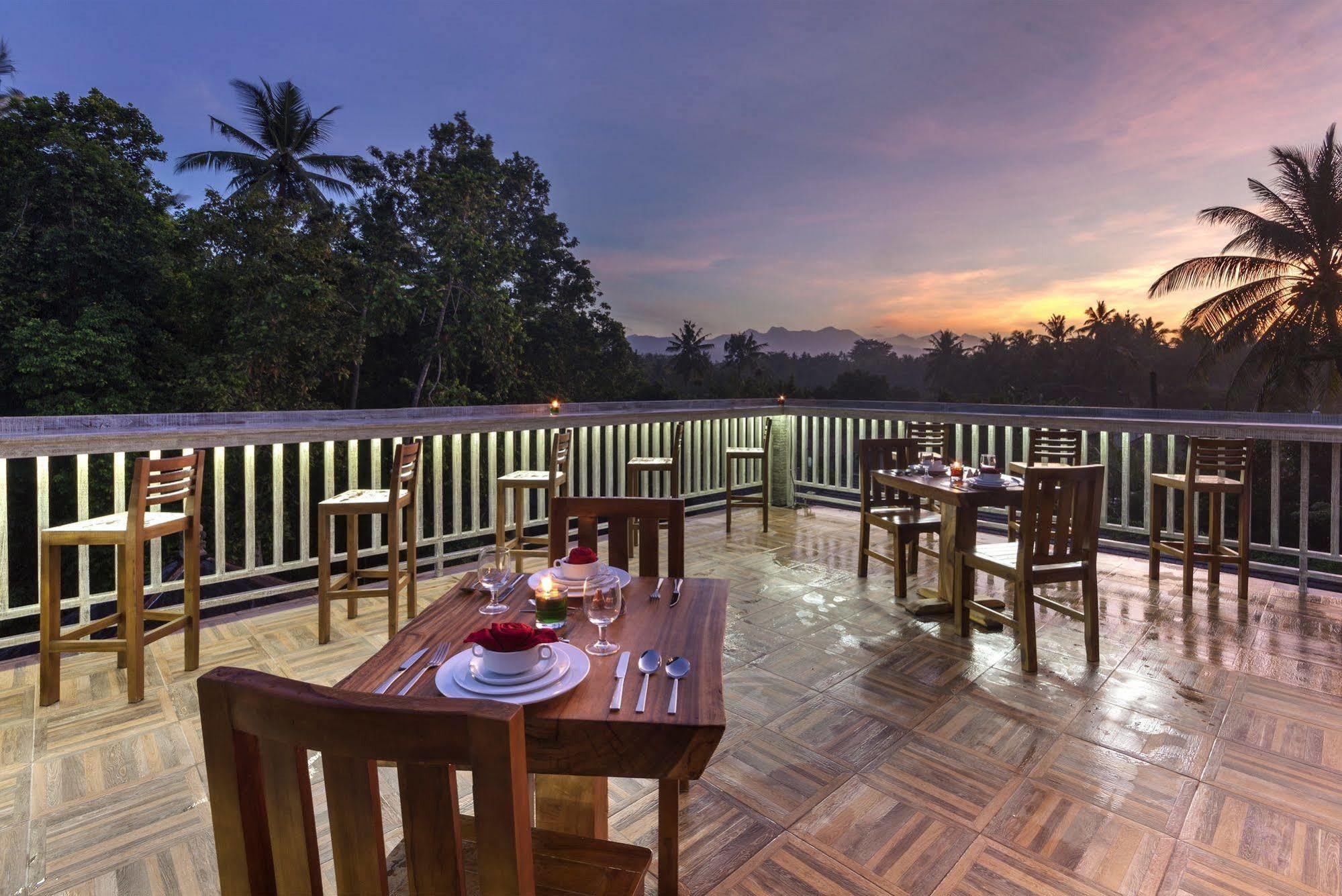 Coconut Boutique Resort Senggigi Exterior photo