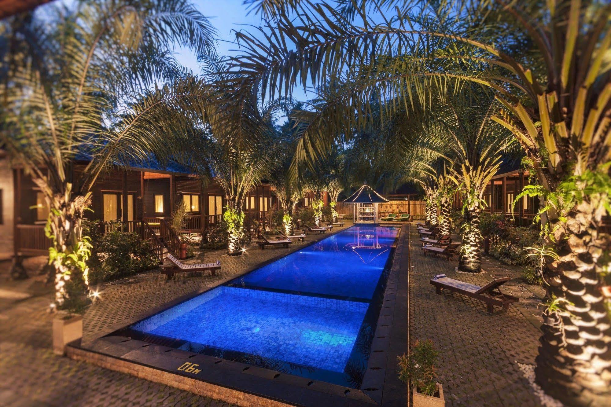 Coconut Boutique Resort Senggigi Exterior photo